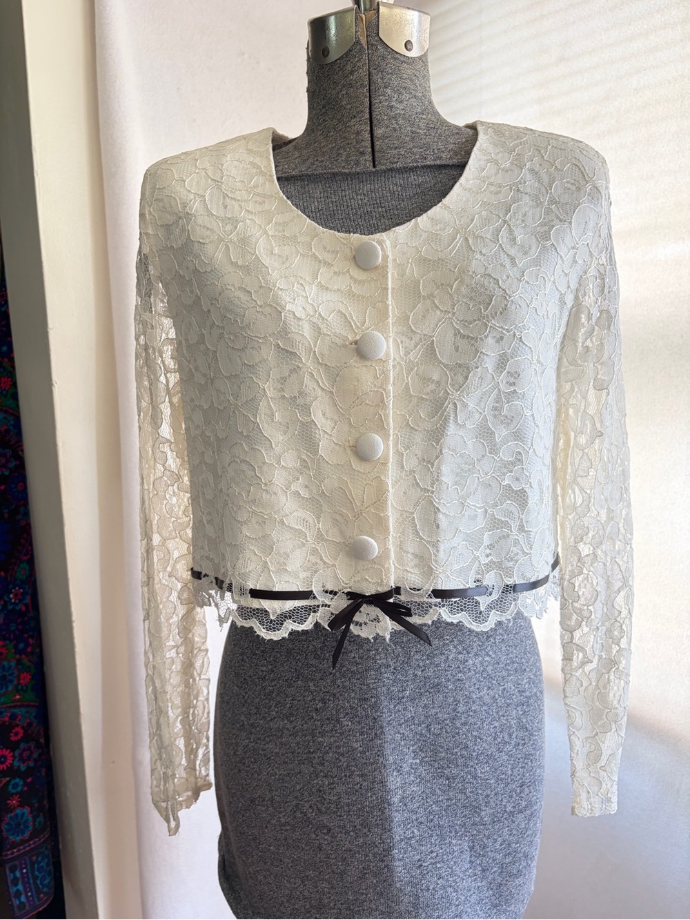 Vintage 90s CDC ivory cropped lace jacket/shirt with ribbon detail